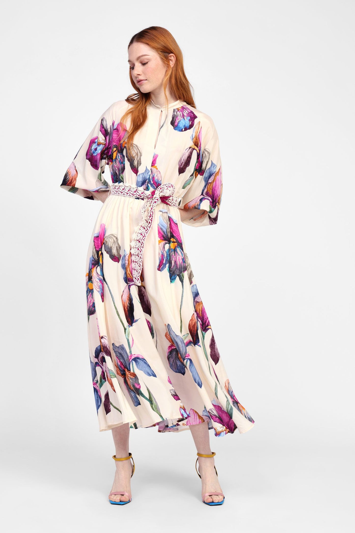 Maïfa | Vestido Largo Impreso – Elegancia Floral y Atractivo Fluido