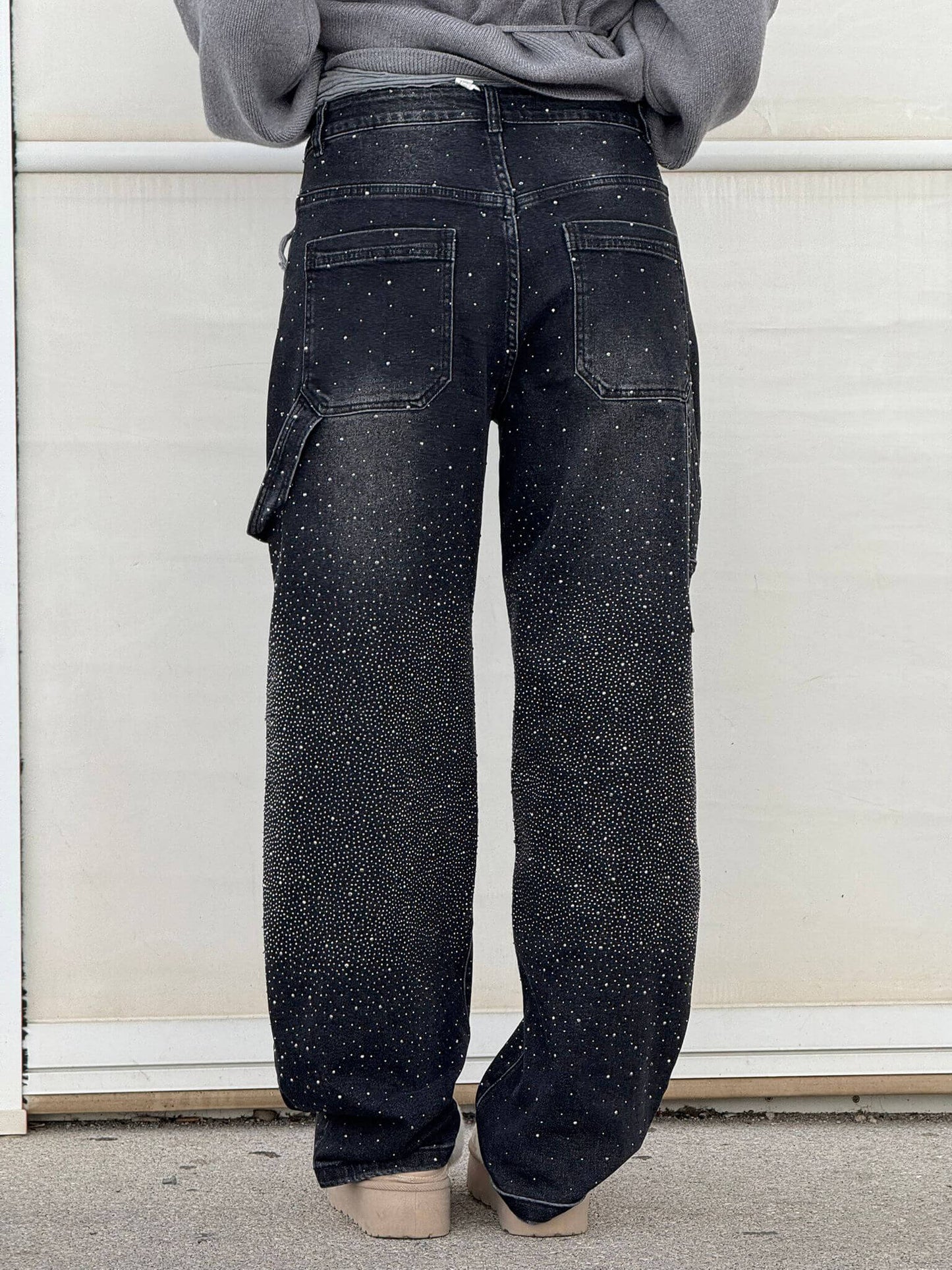 May | Pantalón Moda – Corte Relax y Acabados Brillantes