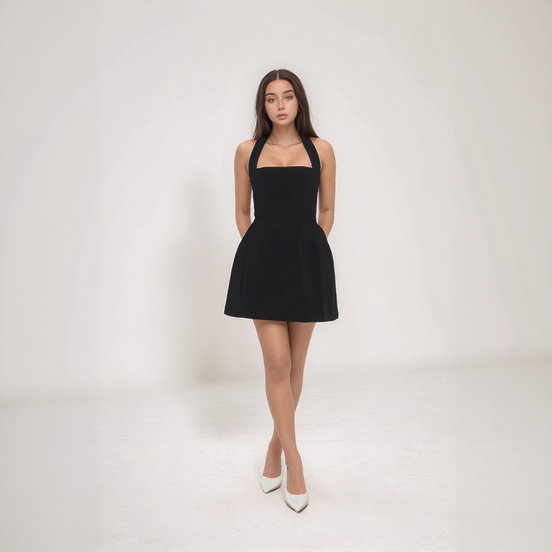 Sandra | Sukienka Mini Letnia – Dekolt Halter i Płynna Objętość