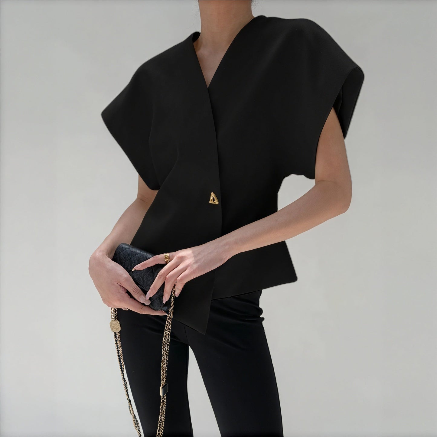 Yvonne | Bluse Chic Strukturert – Asymmetrisk og Moderne