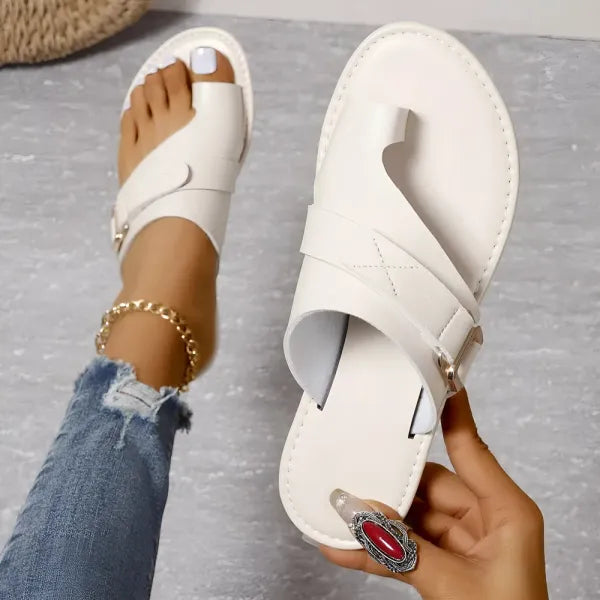 Louise | Sandaler med krydsrem – elegance og sommerlig enkelhed