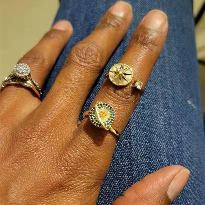 Aline | Anillo Orbital Elegante Antiestrés