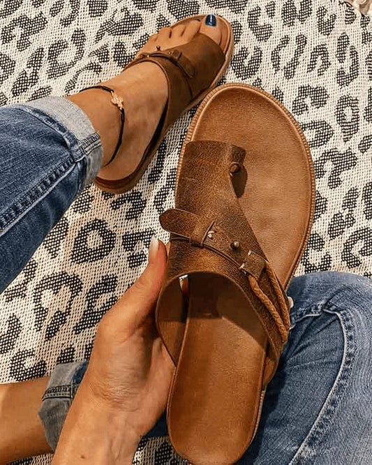Cloé | Sandaler för kvinnor – Korsdesign och elegant 