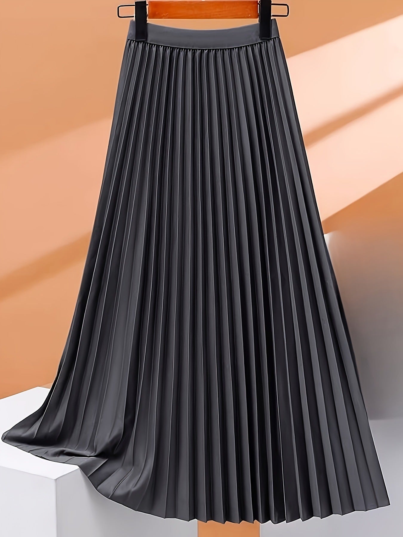 Céline | High-Waisted Pleated Skirt – Elegance and Sublime Silhouette 