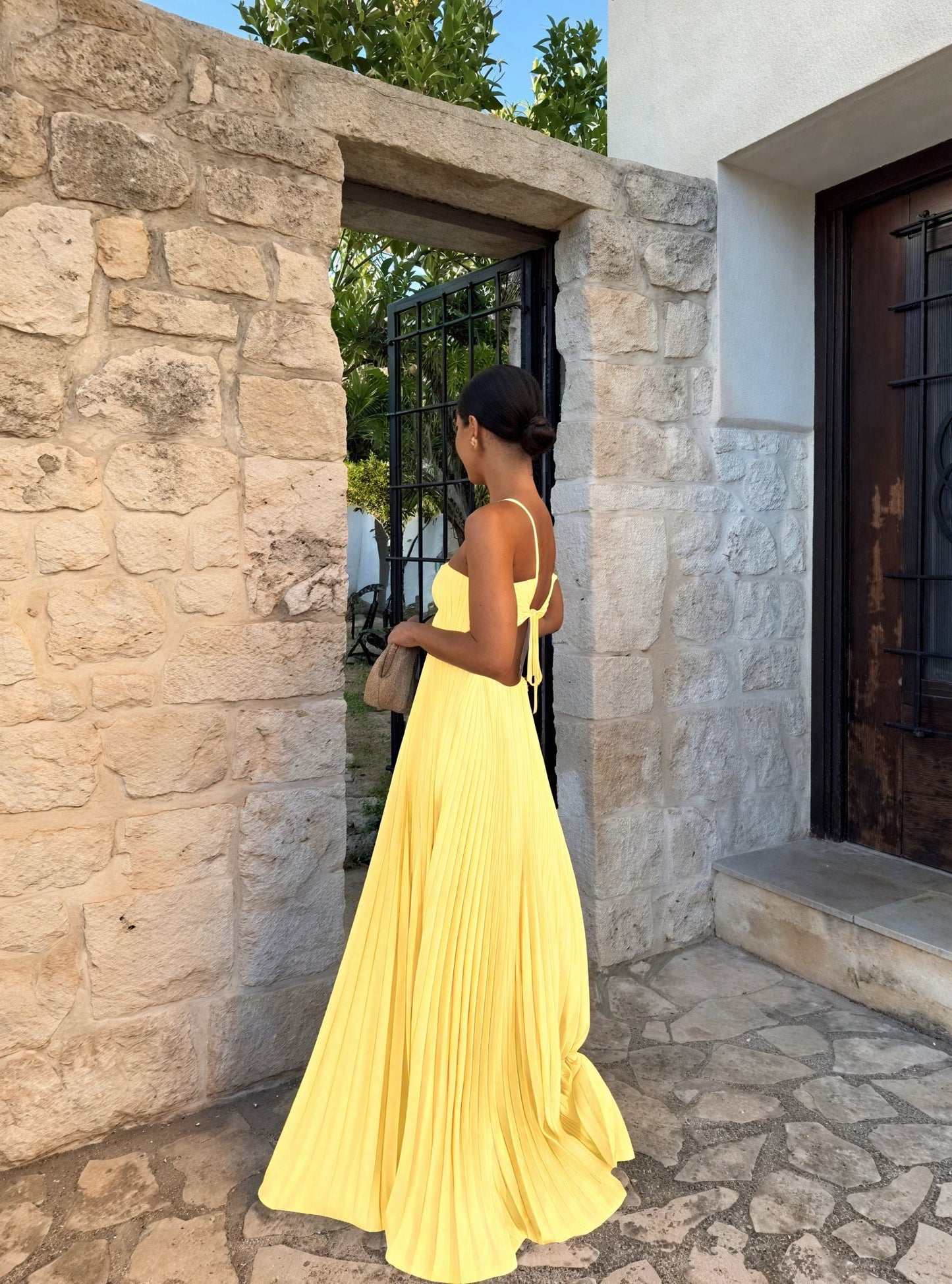 Nadège| Vestido Largo Moderno – Elegancia Pura y Corte Fluido 