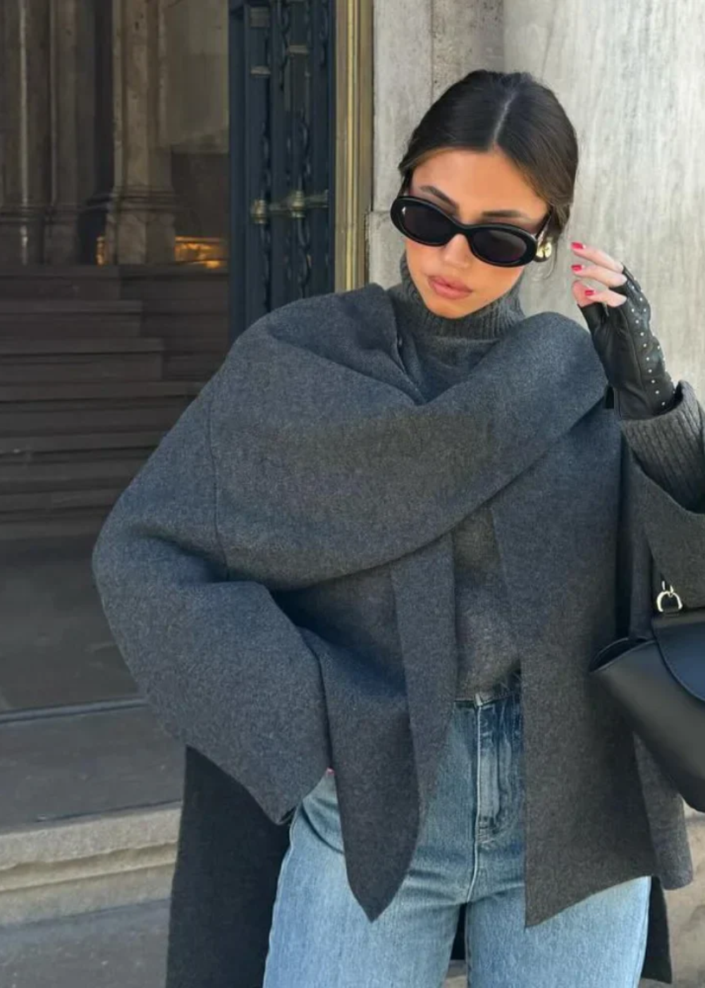Fernande | Manteau Cape De Luxe – Ajaton ja hienostunut eleganssi 