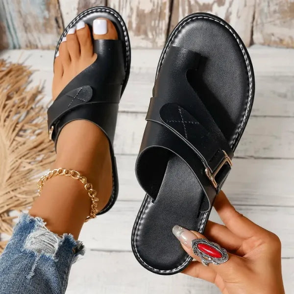 Louise | Sandaler med krydsrem – elegance og sommerlig enkelhed 