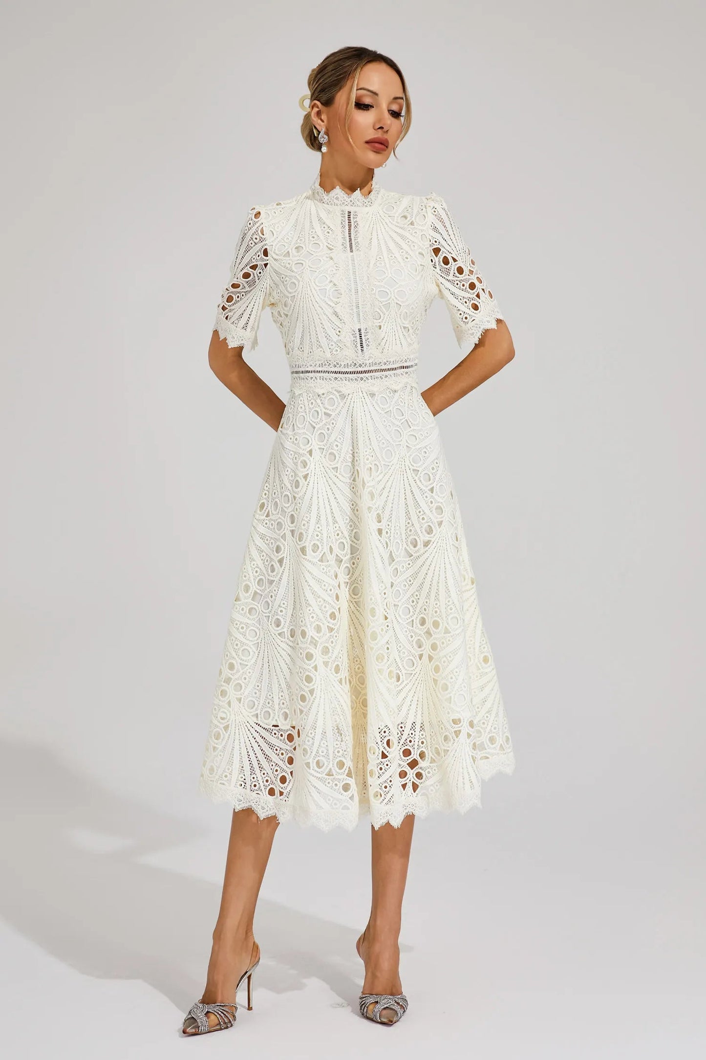 Nadine | Rochie Midi – Allure Chic și Accente Rafinate 