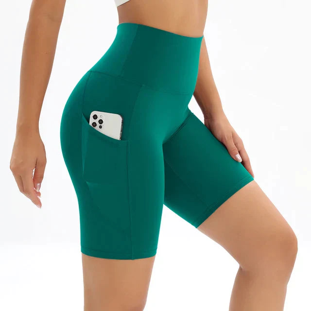 クララ | ポケット付きの女性用ショートスポーツパンツ 