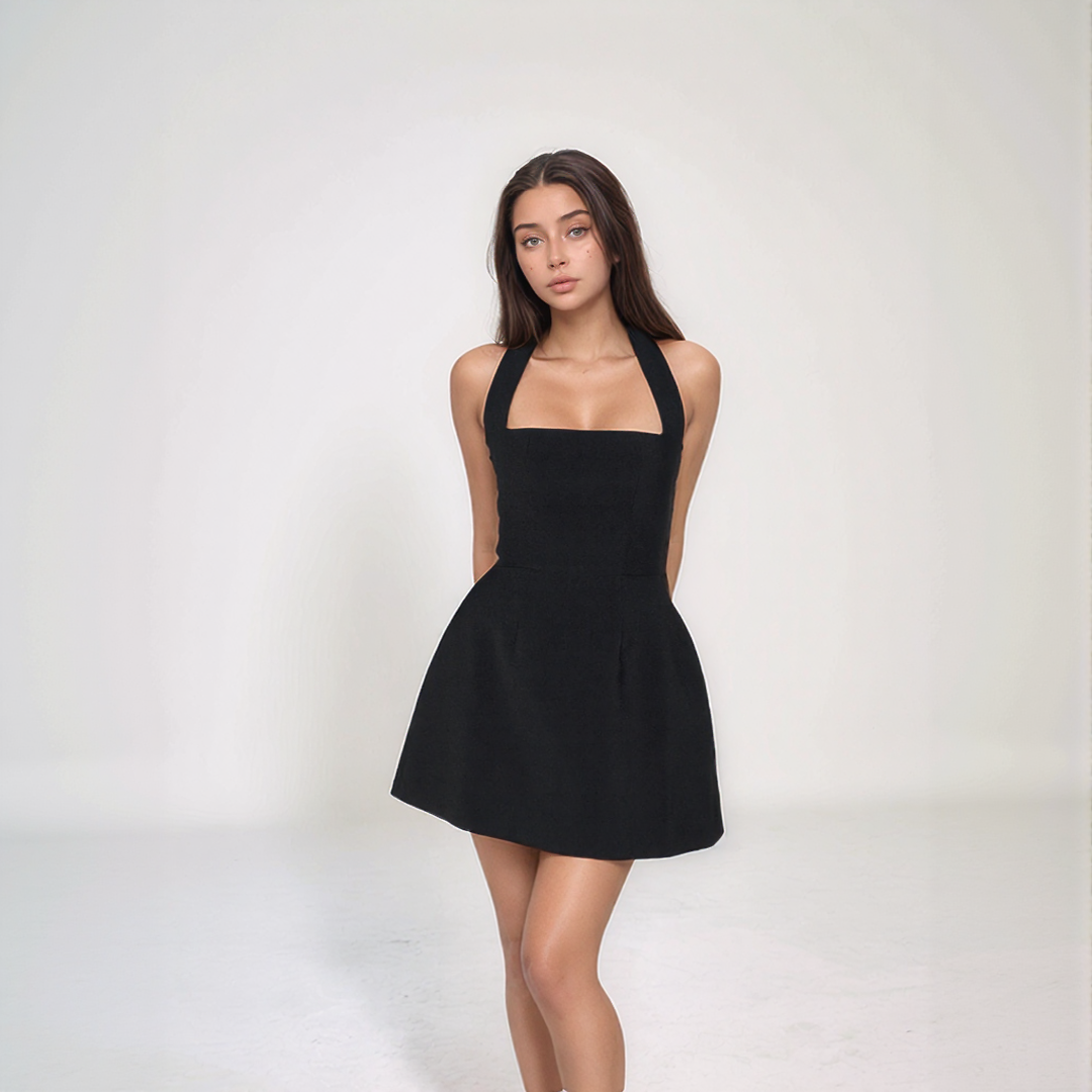 Sandra | Sukienka Mini Letnia – Dekolt Halter i Płynna Objętość 