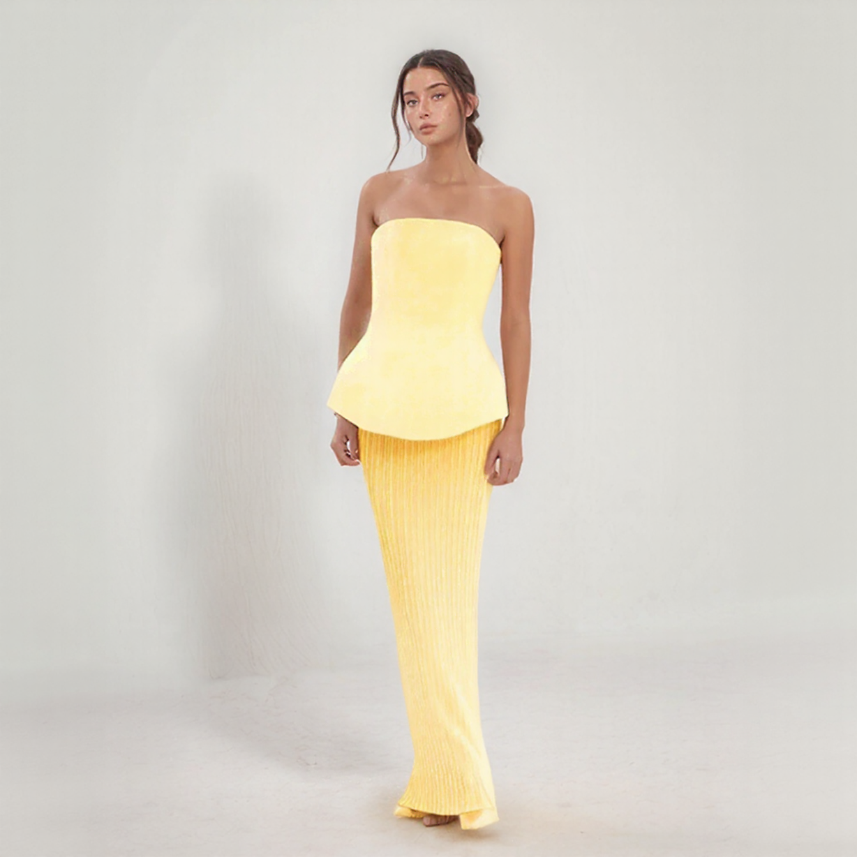 Queena | Ensemble Tendance – Crop Top Bandeau och Hög Midja Lång Kjol 
