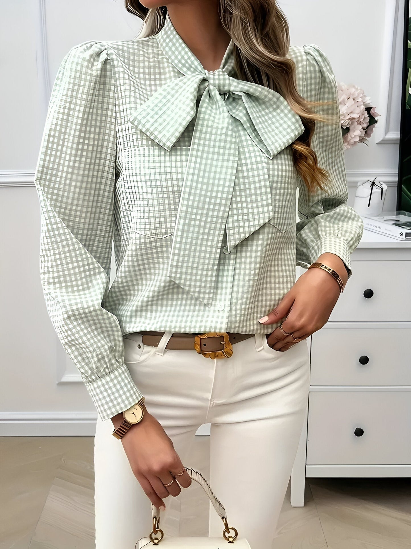 Cézanne | Blusa de Cuadros y Lazo Lavallière Elegante 