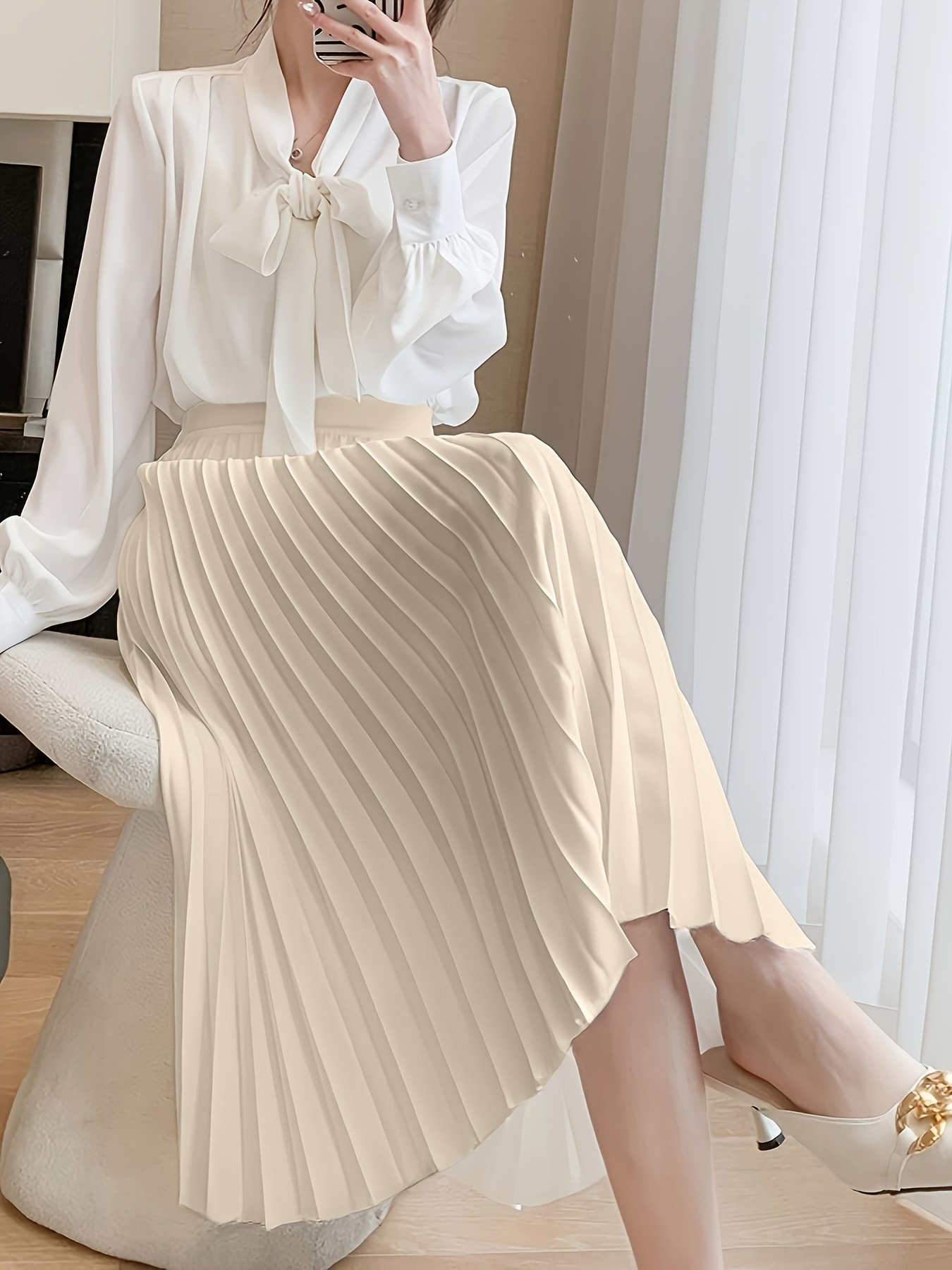 Céline | High-Waisted Pleated Skirt – Elegance and Sublime Silhouette 