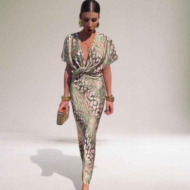 Agnès | Glamour Dress – Twisted Detail and Timeless Charm 