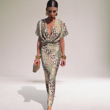 Agnès | Glamour Dress – Twisted Detail and Timeless Charm 